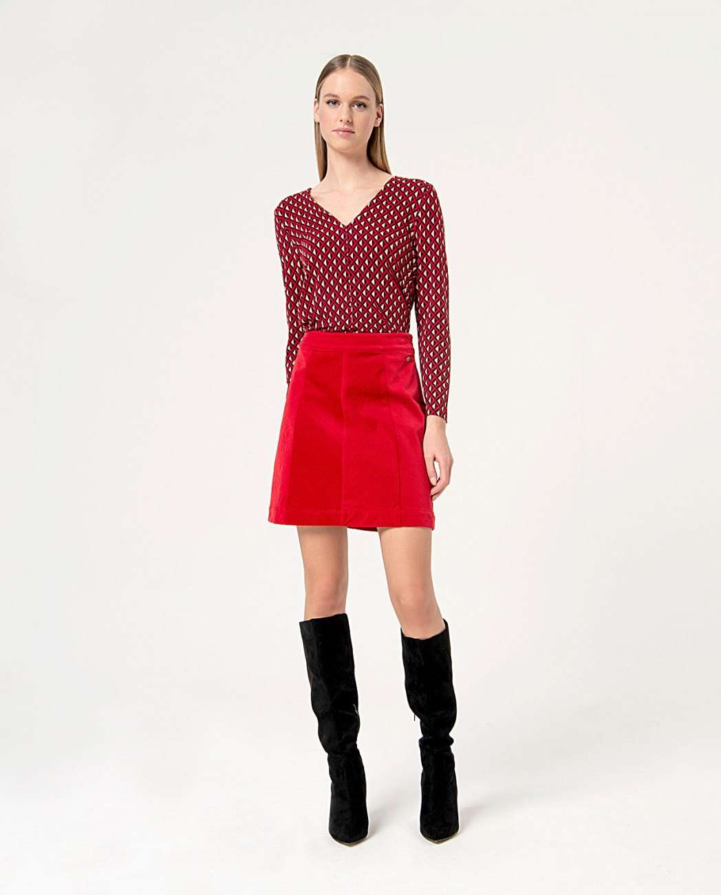 Short Skirt With Seams Red